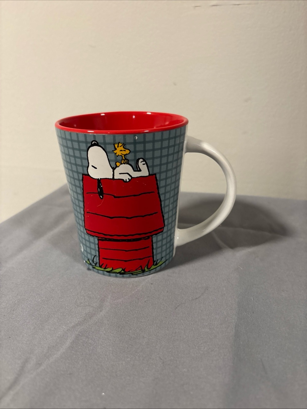 Red-Interior Ceramic Mug with Snoopy & Woodstock Design